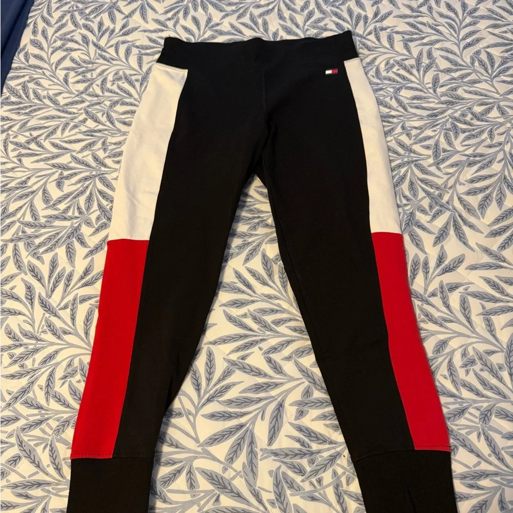 Tommy Hilfiger Women’s Black, Red & White Leggings❗️ - Picture 2 of 10